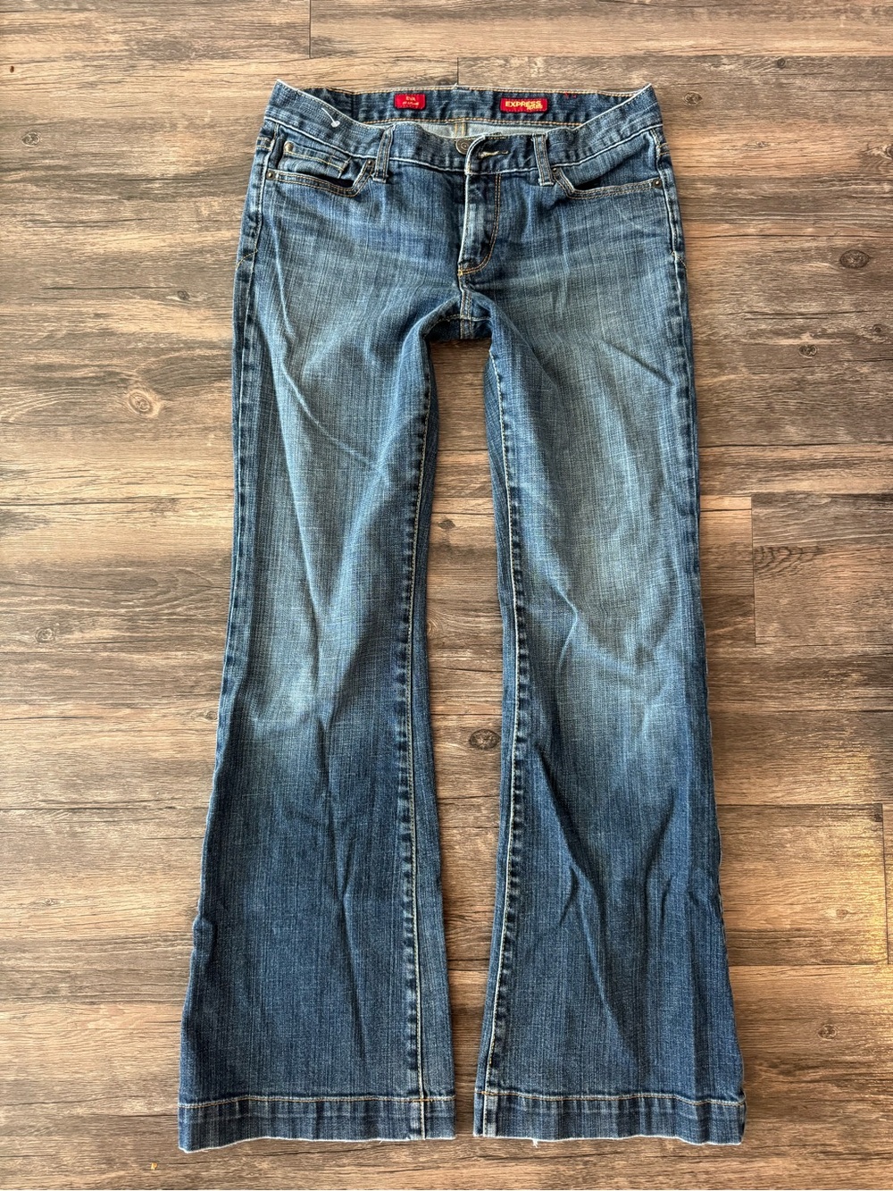 Express Jeans “Eva Fit & Flare” jeans
